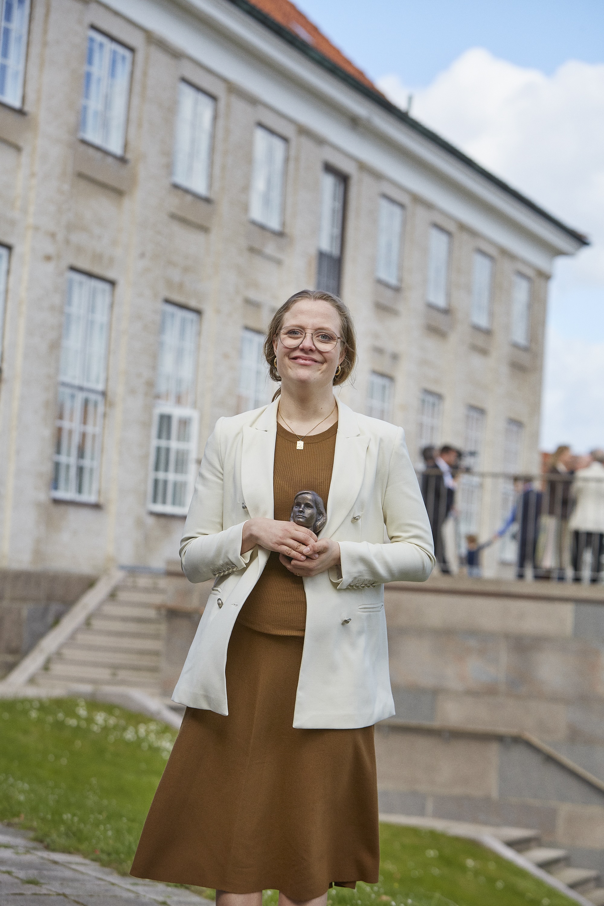 Emma Lund Med Statuette WEB