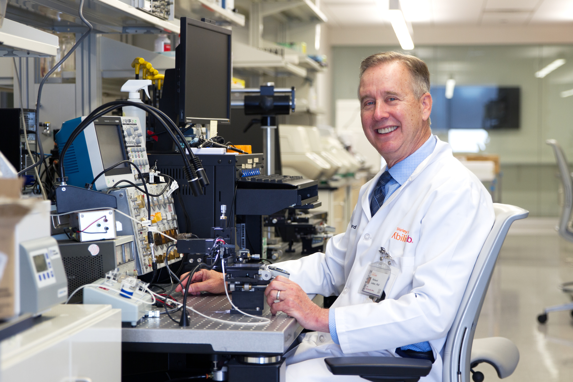 Lieber 09 Elliott Abel WEB