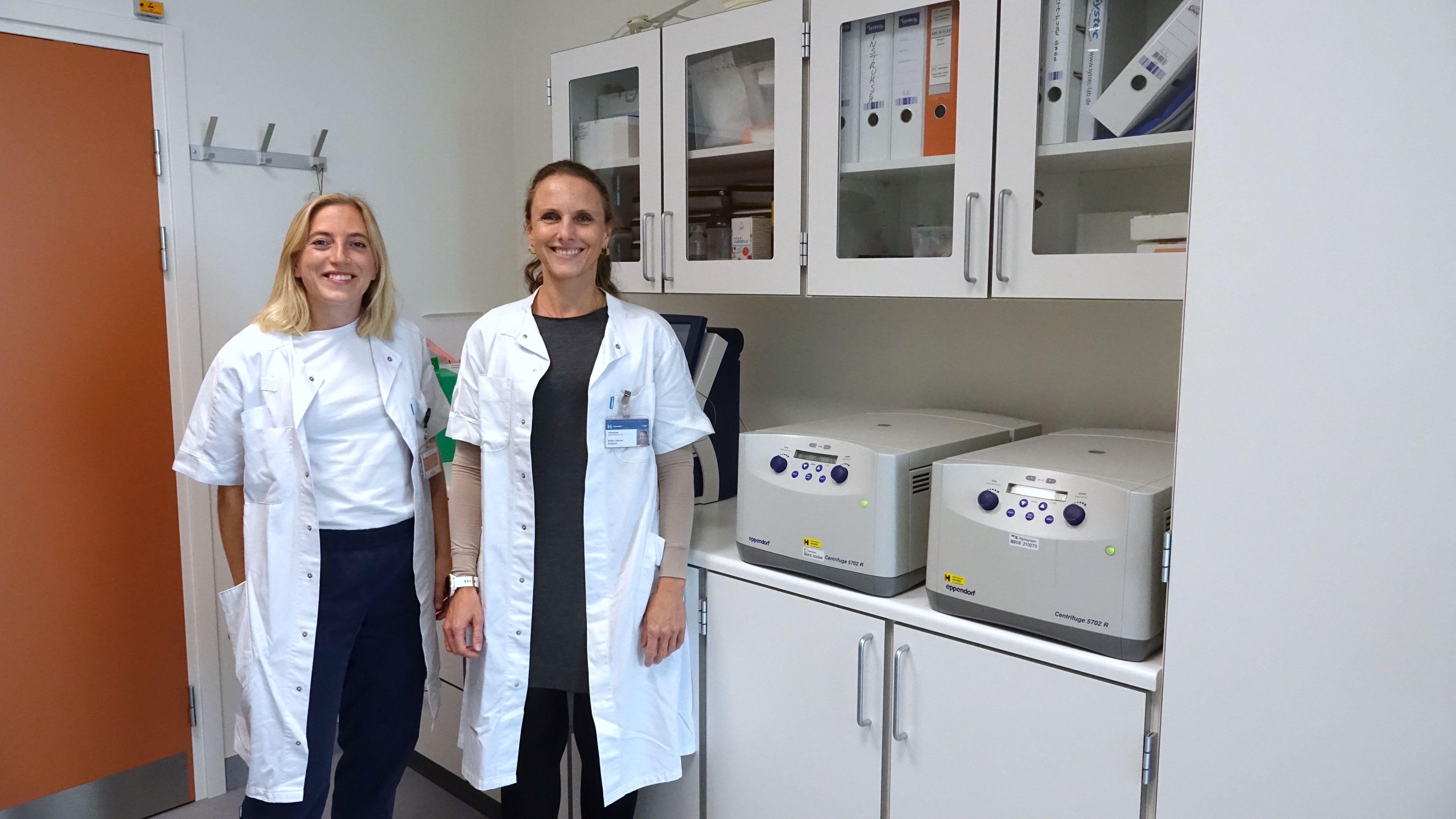 Forskere på laboratorie