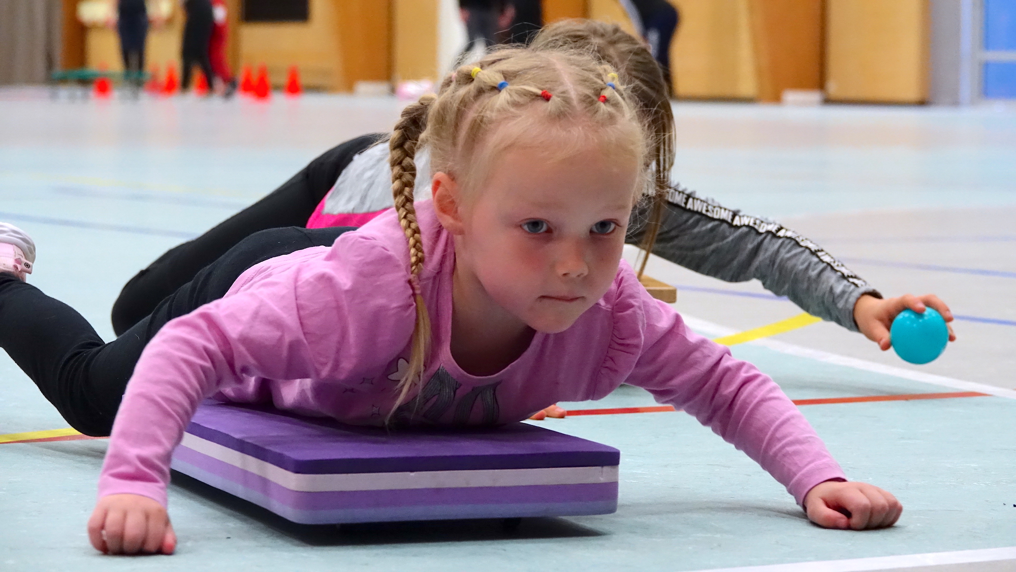 Pige Rullebræt Aktivitet Leg WEB