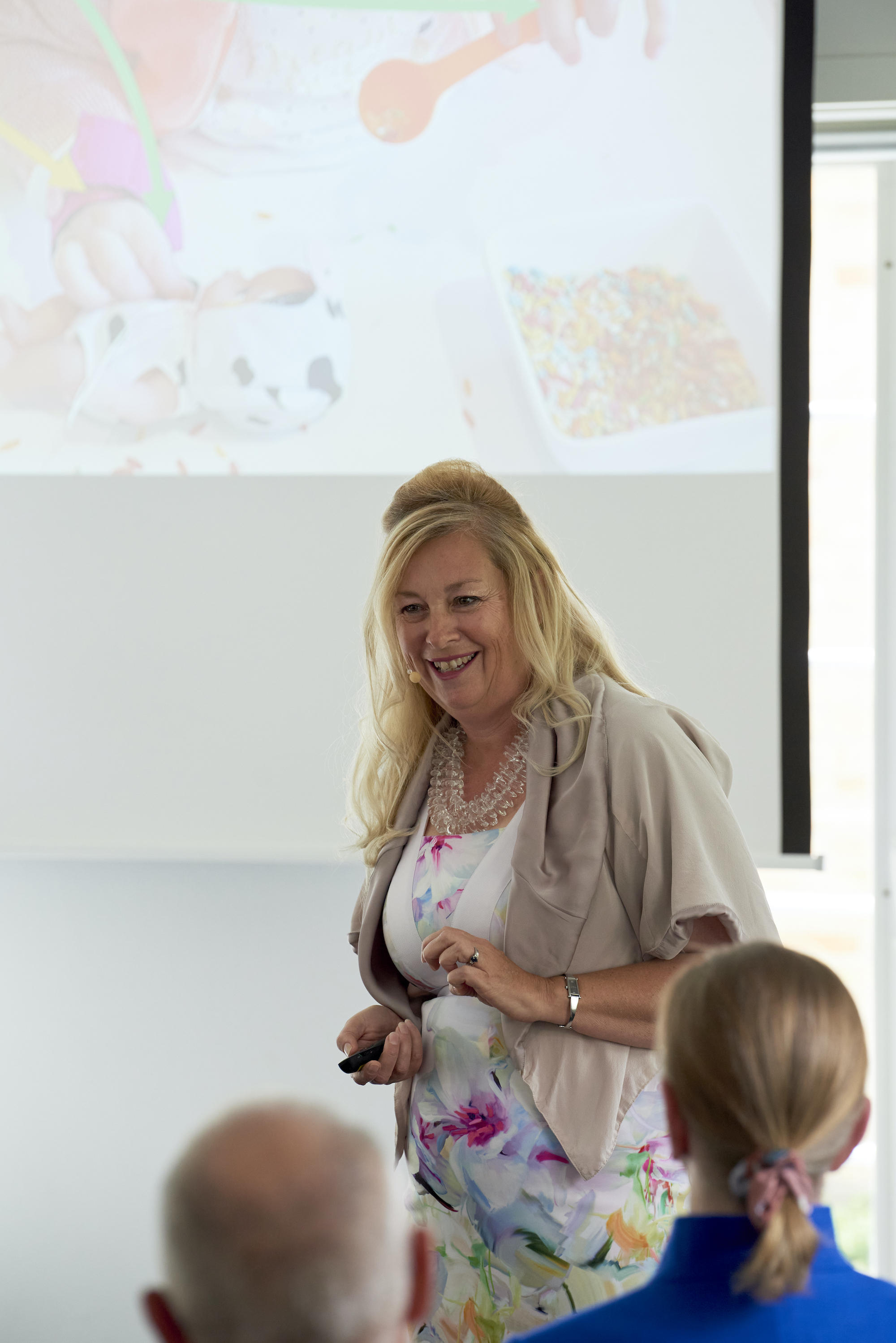 Prismodtager Holder Oplæg