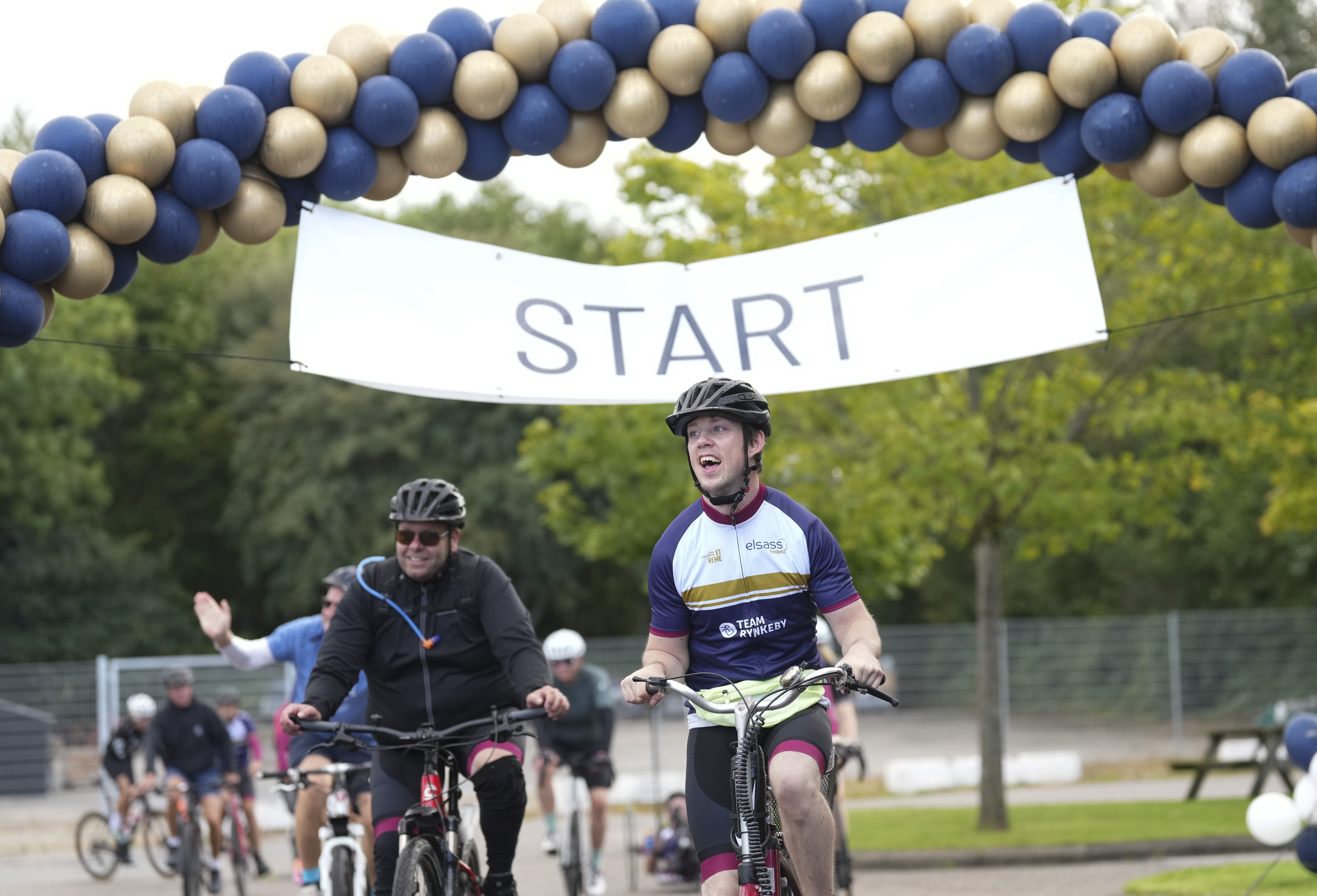 Ryttere Kommer I Mål